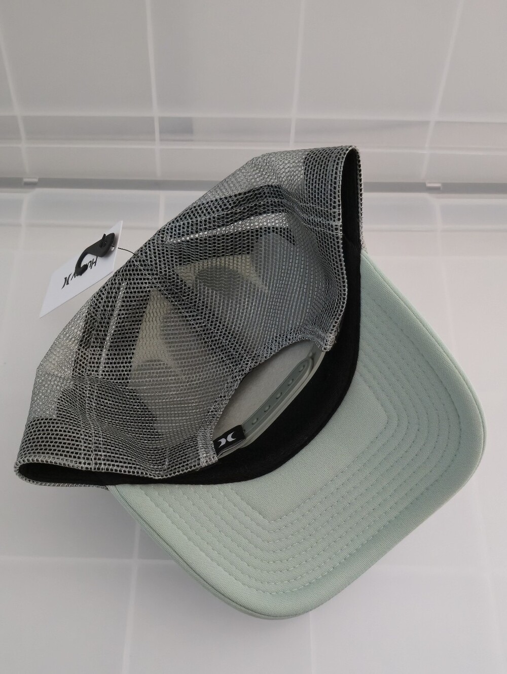 Hurley Hawaii Trucker Hat - Picture 8 of 10